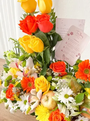 Arreglos florales para cumpleaños base madera diseño horizontal moderno sencillo
