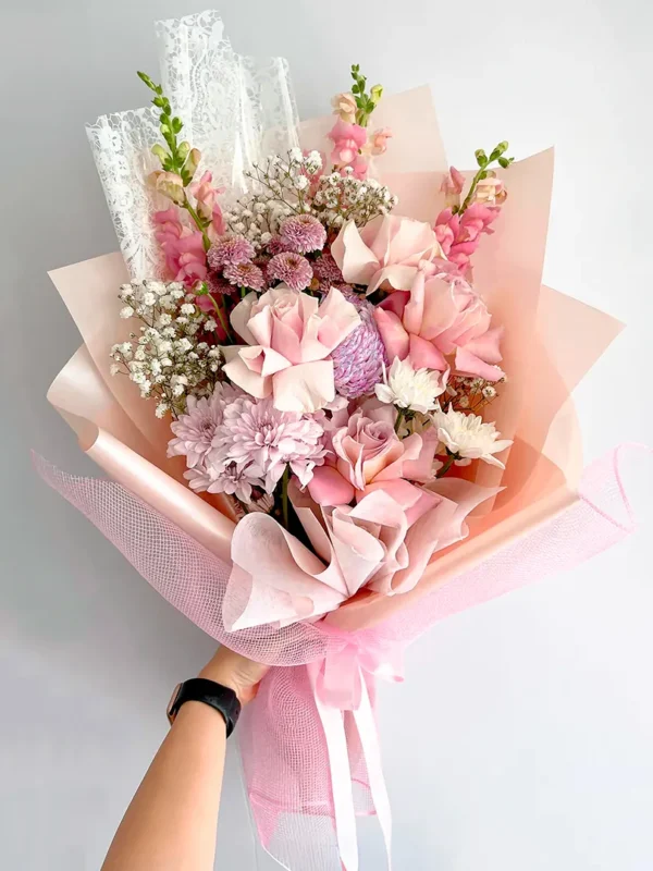 Bouquet de Flores Emoción bouquet de flores emocion rosas rosadas crisantemos gypsophila floristeria hechizos de amor
