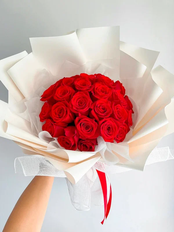 bouquet de flores cramoisi buchon rosas rojas floristeria hechizos de amor